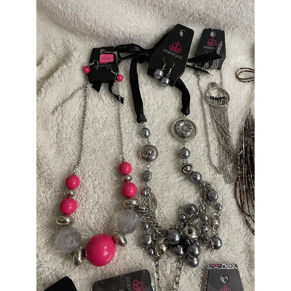 Paparazzi Jewelry Lot 12 (24pcsNecklace/earring Sets, 5 Earrings, 1 Bracelet NEW - Picture 3 of 9